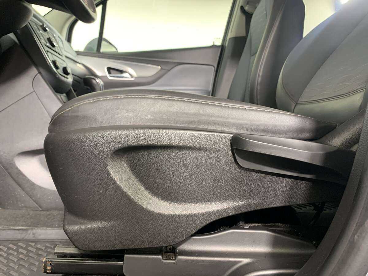 Opel Mokka с пробегом — 2015 год. Фото: #12