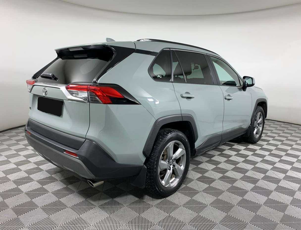 Toyota RAV4 с пробегом — 2020 год. Фото: #4
