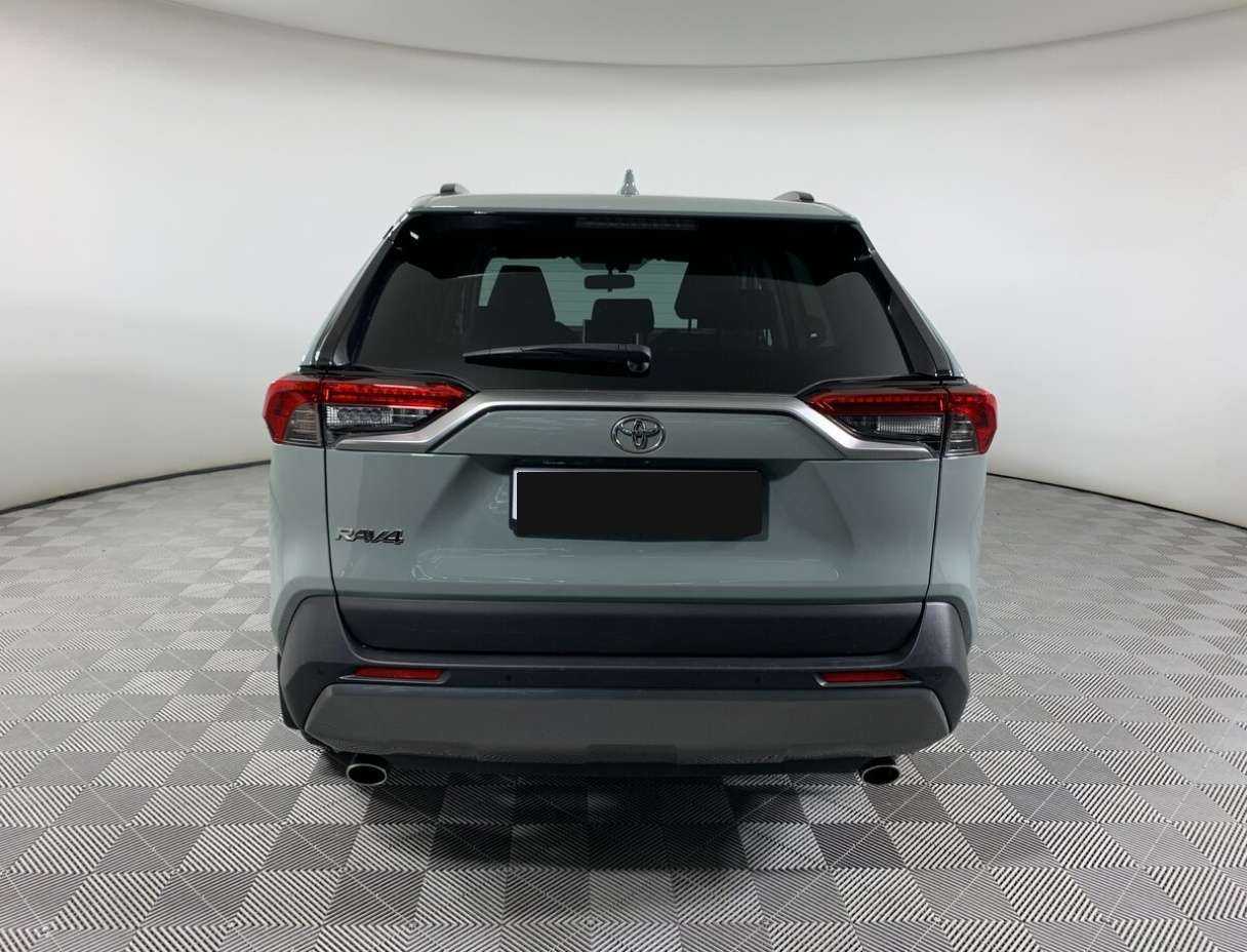 Toyota RAV4 с пробегом — 2020 год. Фото: #5