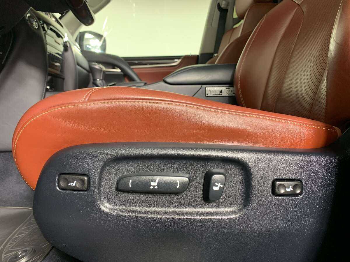 Lexus LX с пробегом — 2017 год. Фото: #14