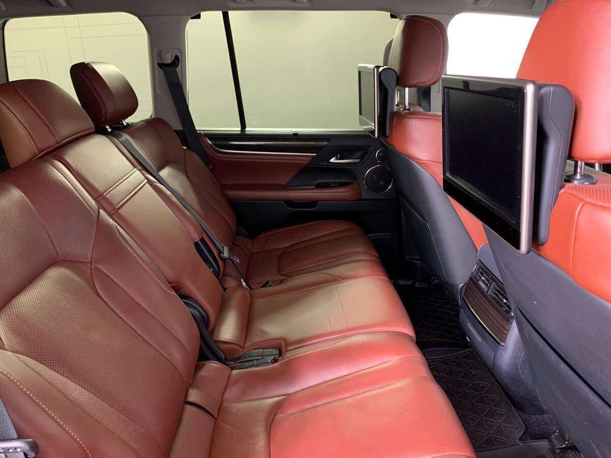 Lexus LX с пробегом — 2017 год. Фото: #15