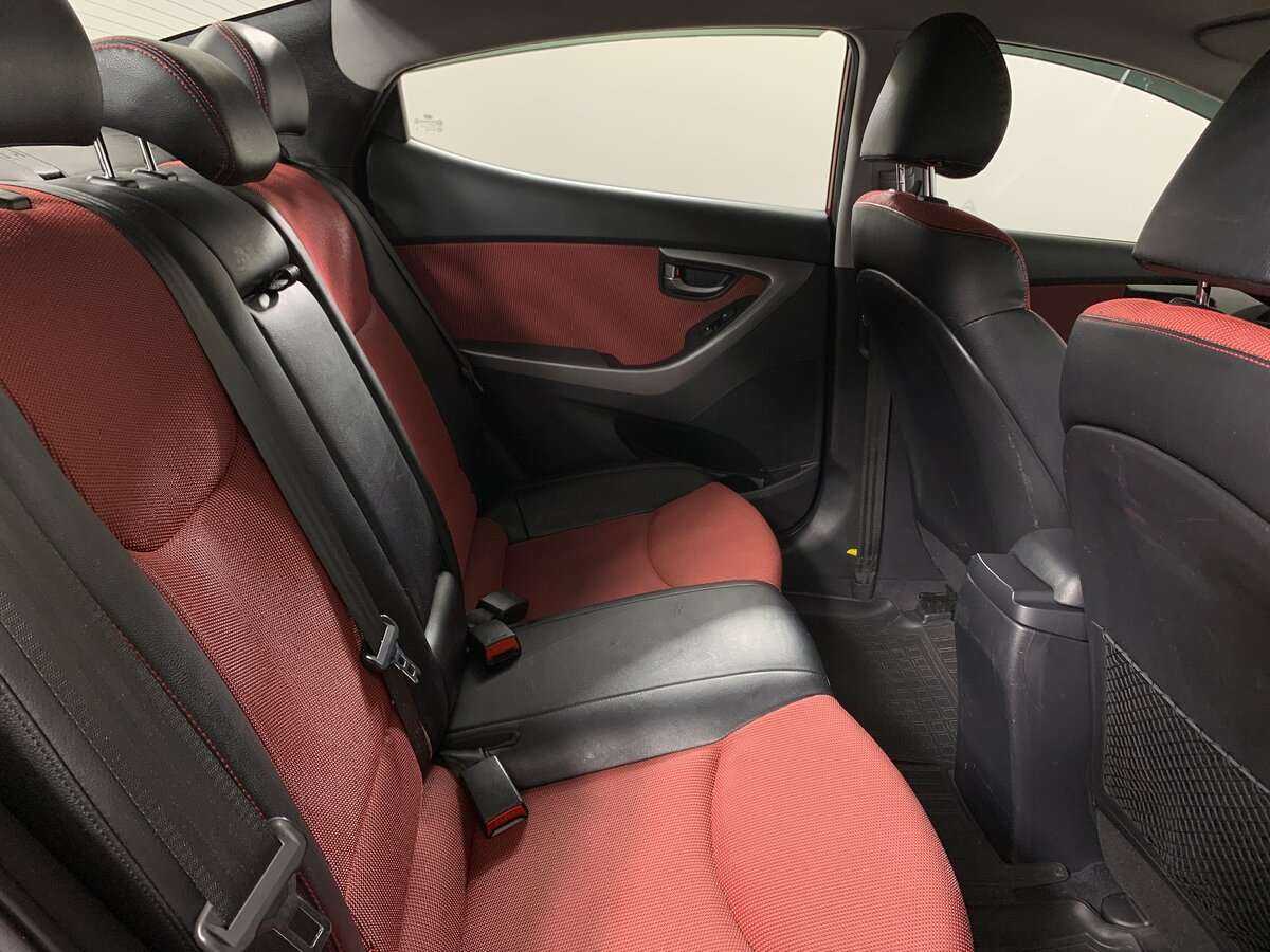 Hyundai Elantra с пробегом — 2011 год. Фото: #12