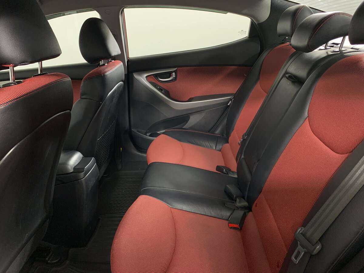 Hyundai Elantra с пробегом — 2011 год. Фото: #13