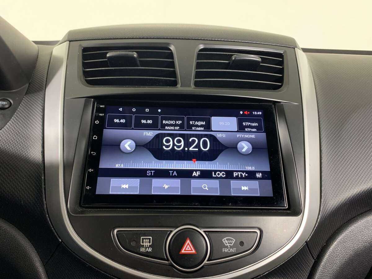 Hyundai Solaris с пробегом — 2011 год. Фото: #12