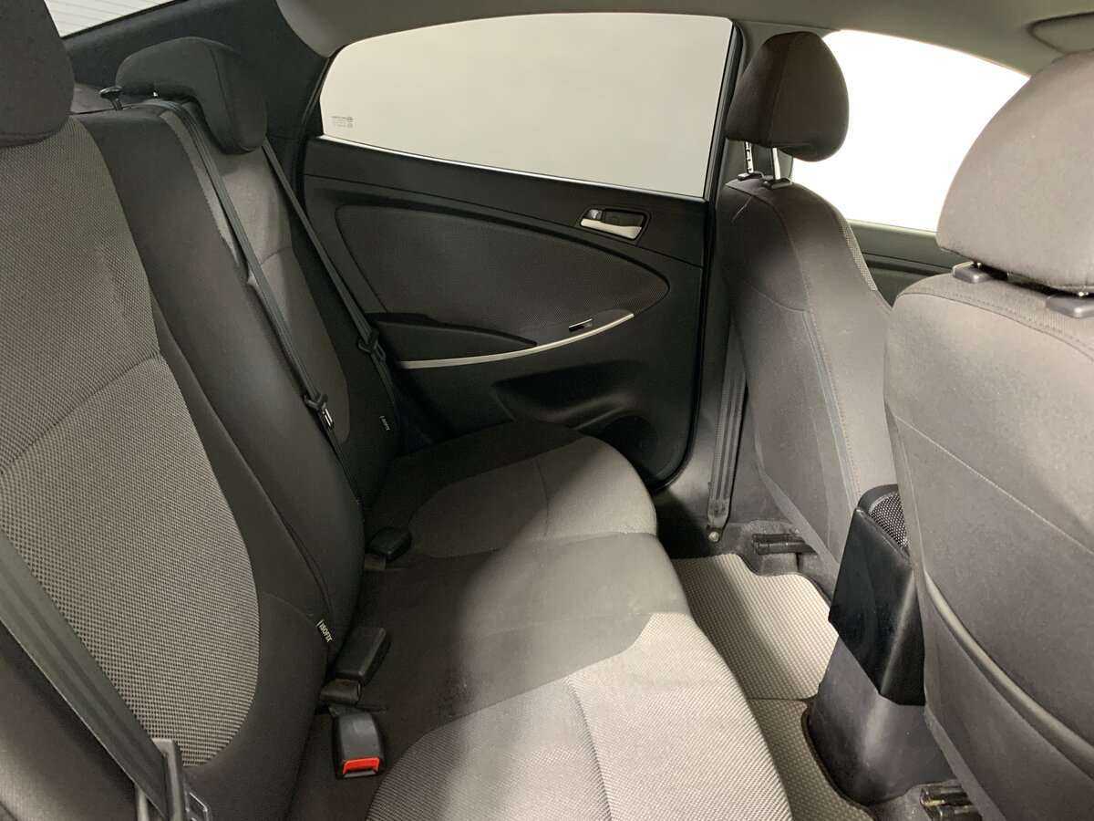 Hyundai Solaris с пробегом — 2011 год. Фото: #14