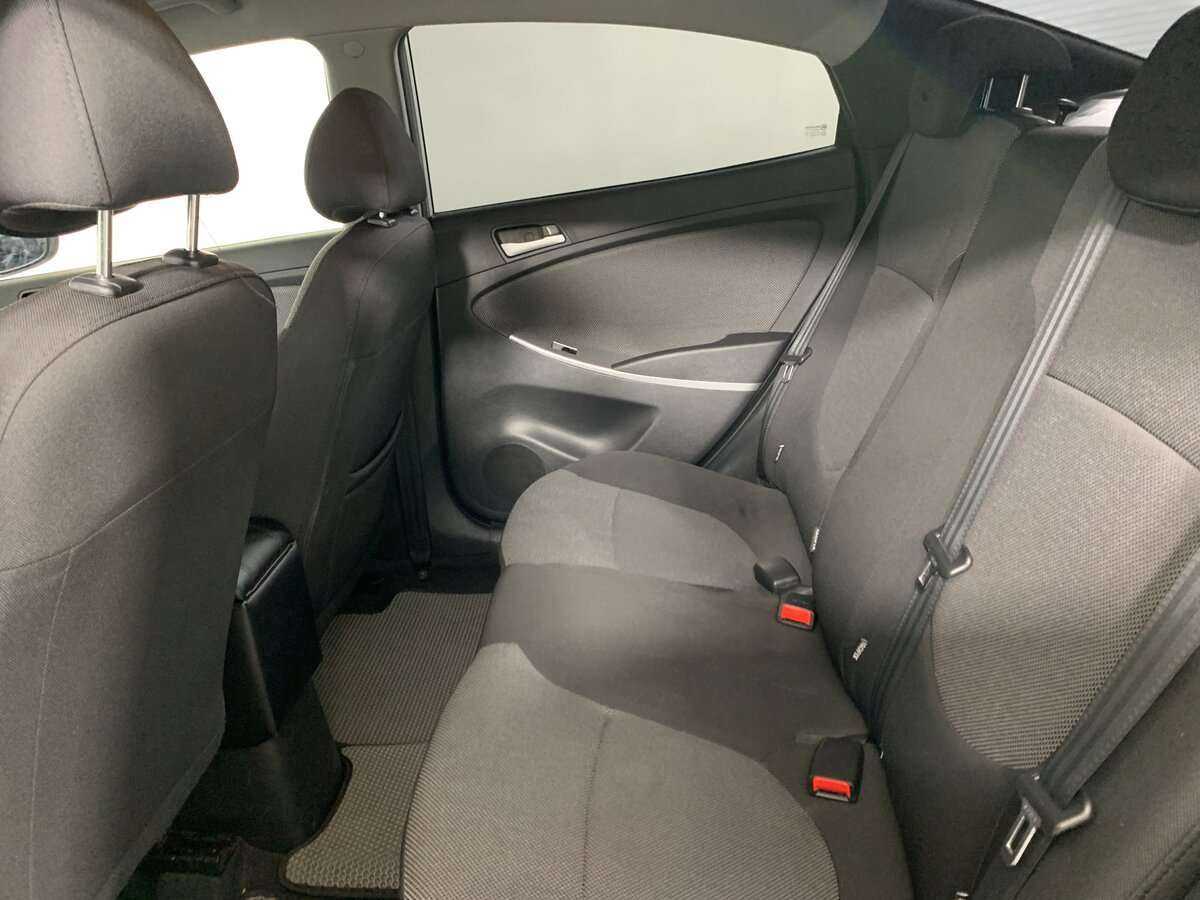 Hyundai Solaris с пробегом — 2011 год. Фото: #15