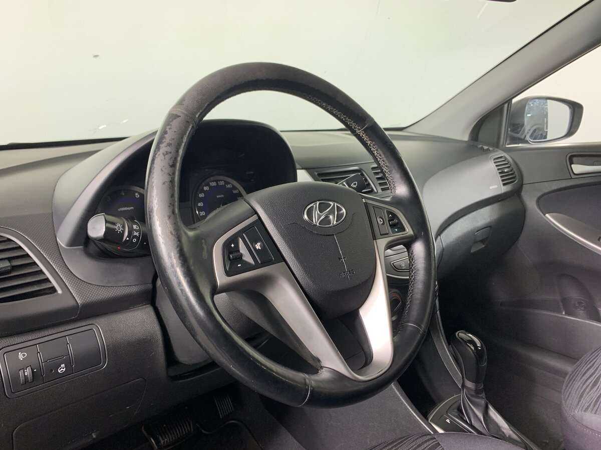 Hyundai Solaris с пробегом — 2014 год. Фото: #8