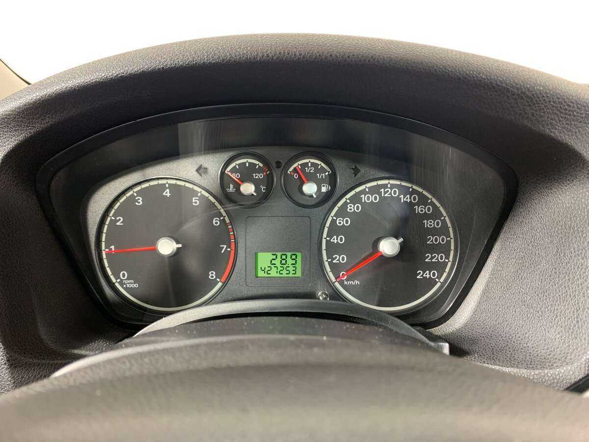 Ford Focus с пробегом — 2005 год. Фото: #11