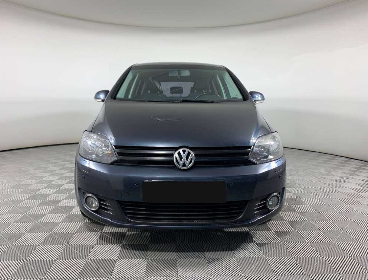 Volkswagen Golf Plus с пробегом — 2010 год. Фото: #1