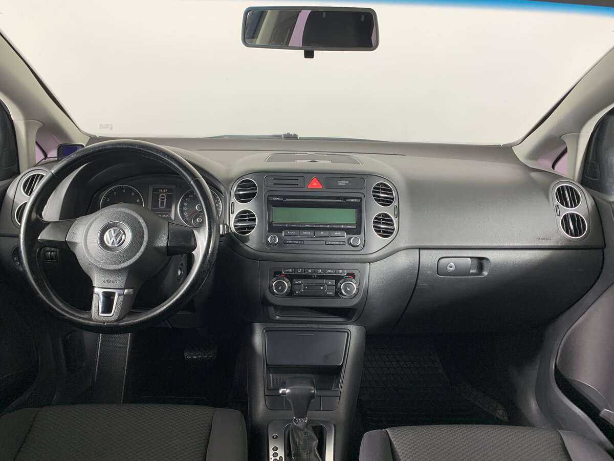 Volkswagen Golf Plus с пробегом — 2010 год. Фото: #9