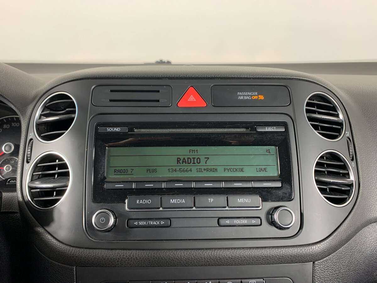 Volkswagen Golf Plus с пробегом — 2010 год. Фото: #12