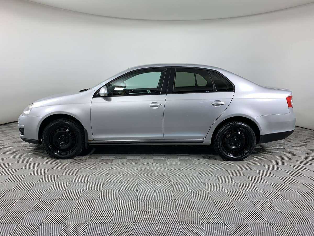 Volkswagen Jetta с пробегом — 2009 год. Фото: #7