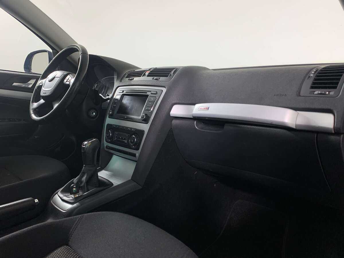 Skoda Octavia с пробегом — 2011 год. Фото: #10
