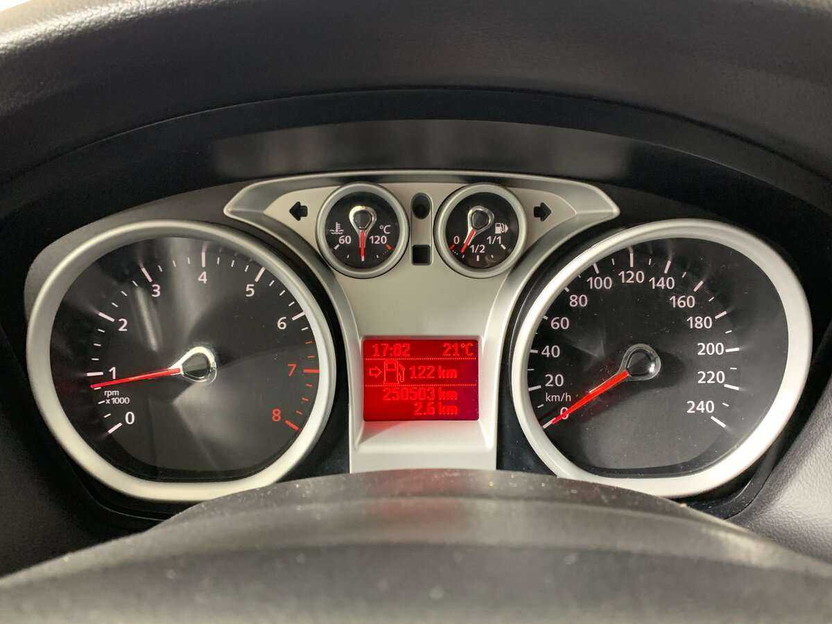 Ford Focus с пробегом — 2011 год. Фото: #11