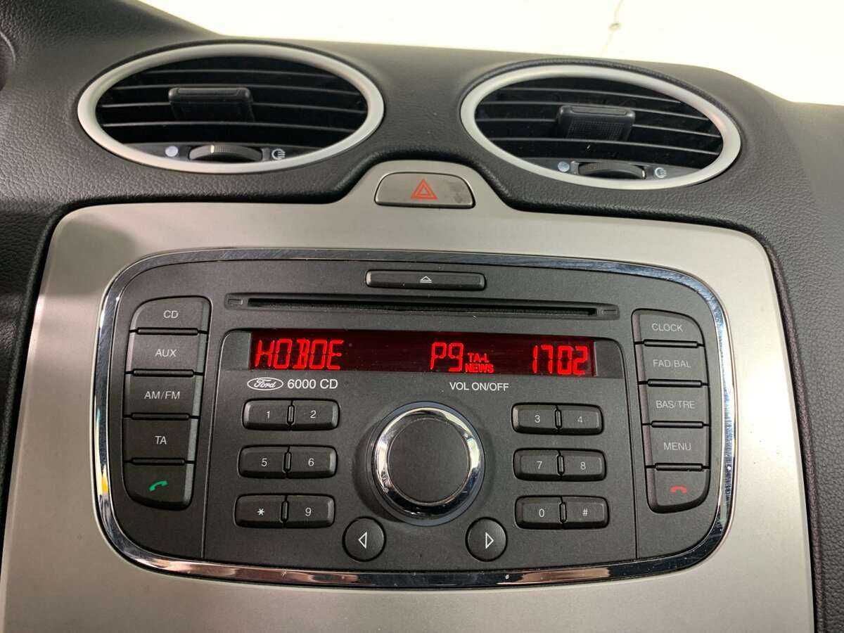 Ford Focus с пробегом — 2011 год. Фото: #12