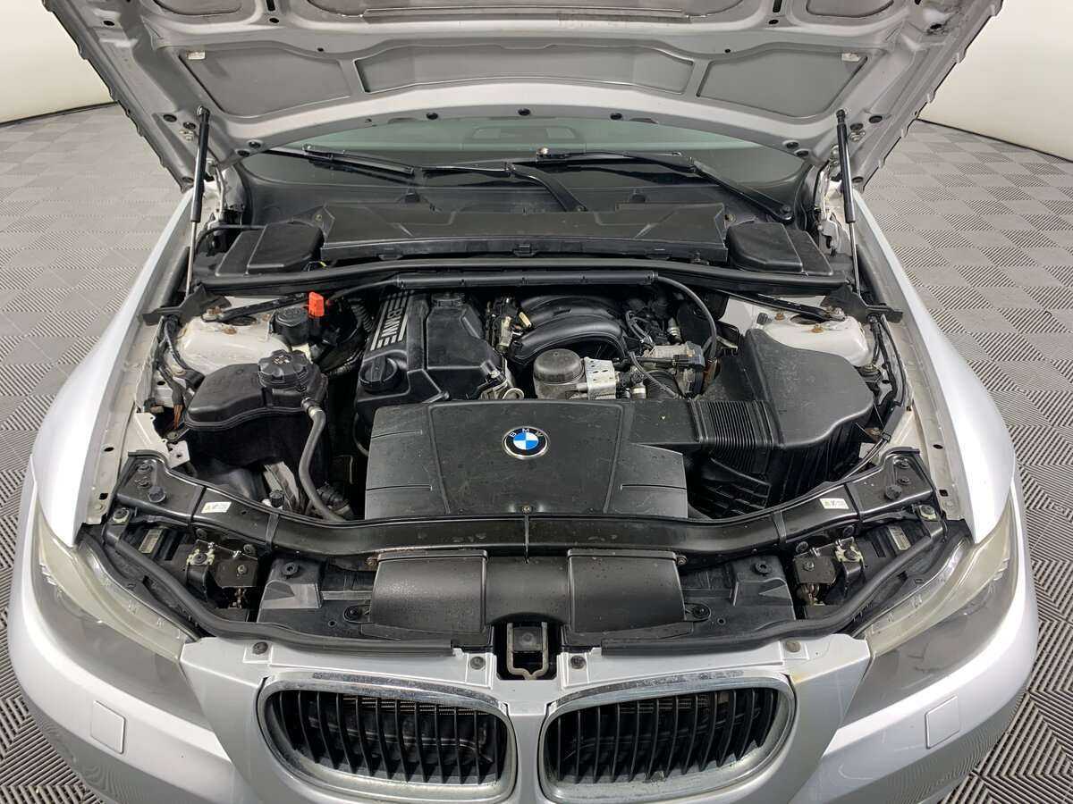 BMW 3 серии с пробегом — 2011 год. Фото: #10