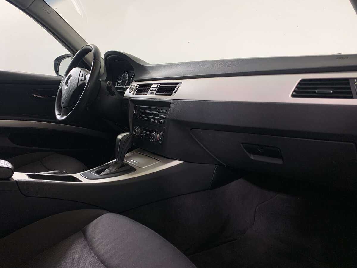 BMW 3 серии с пробегом — 2011 год. Фото: #13