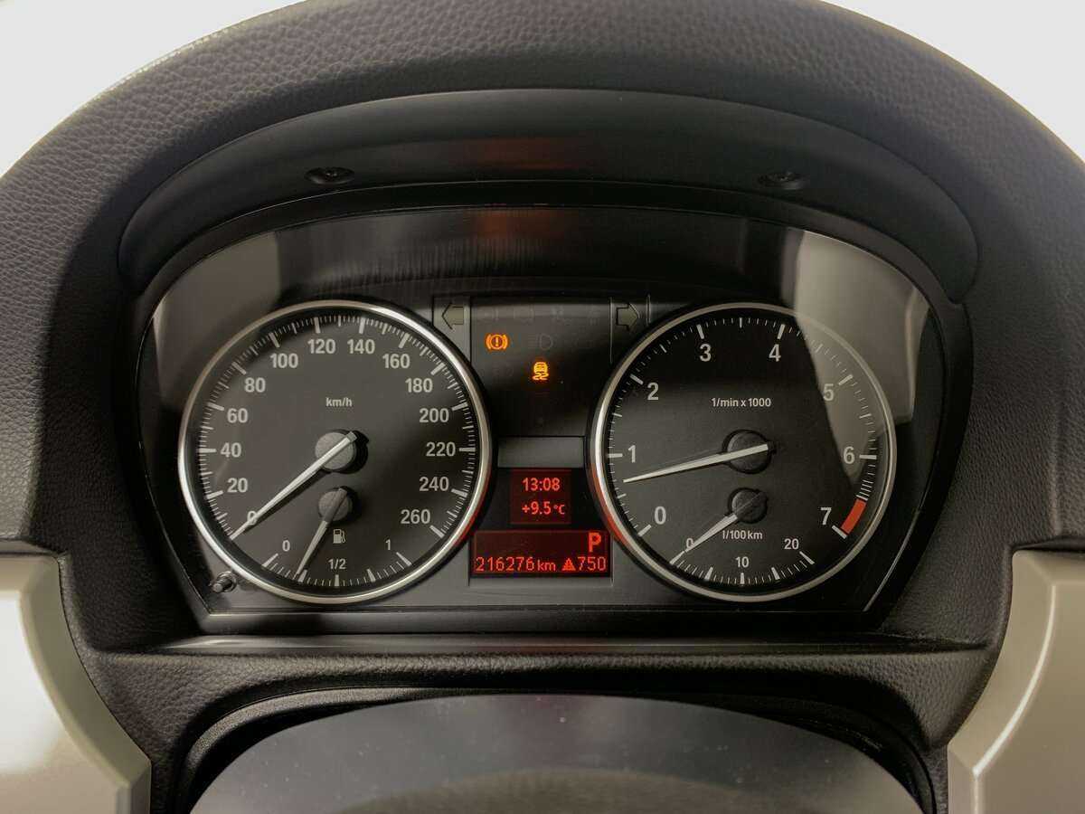 BMW 3 серии с пробегом — 2011 год. Фото: #14