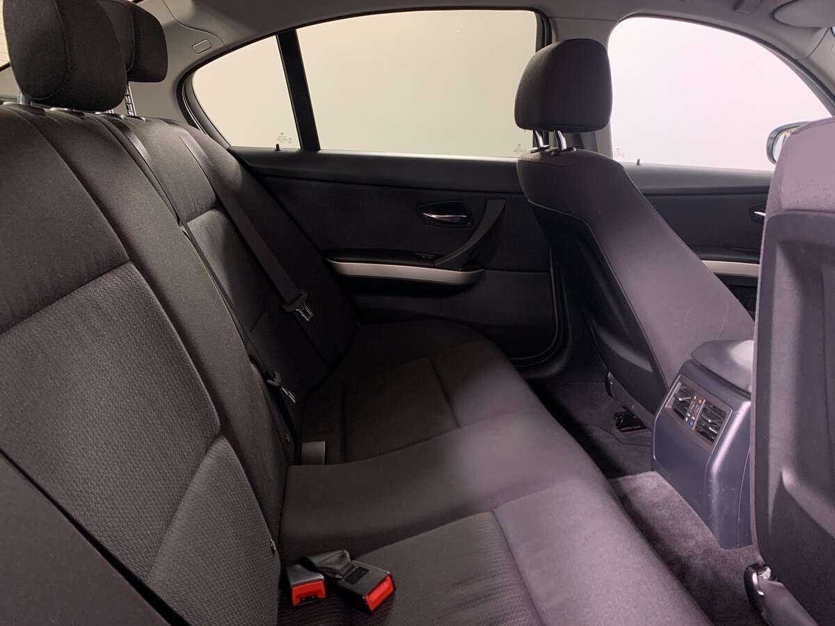 BMW 3 серии с пробегом — 2011 год. Фото: #17