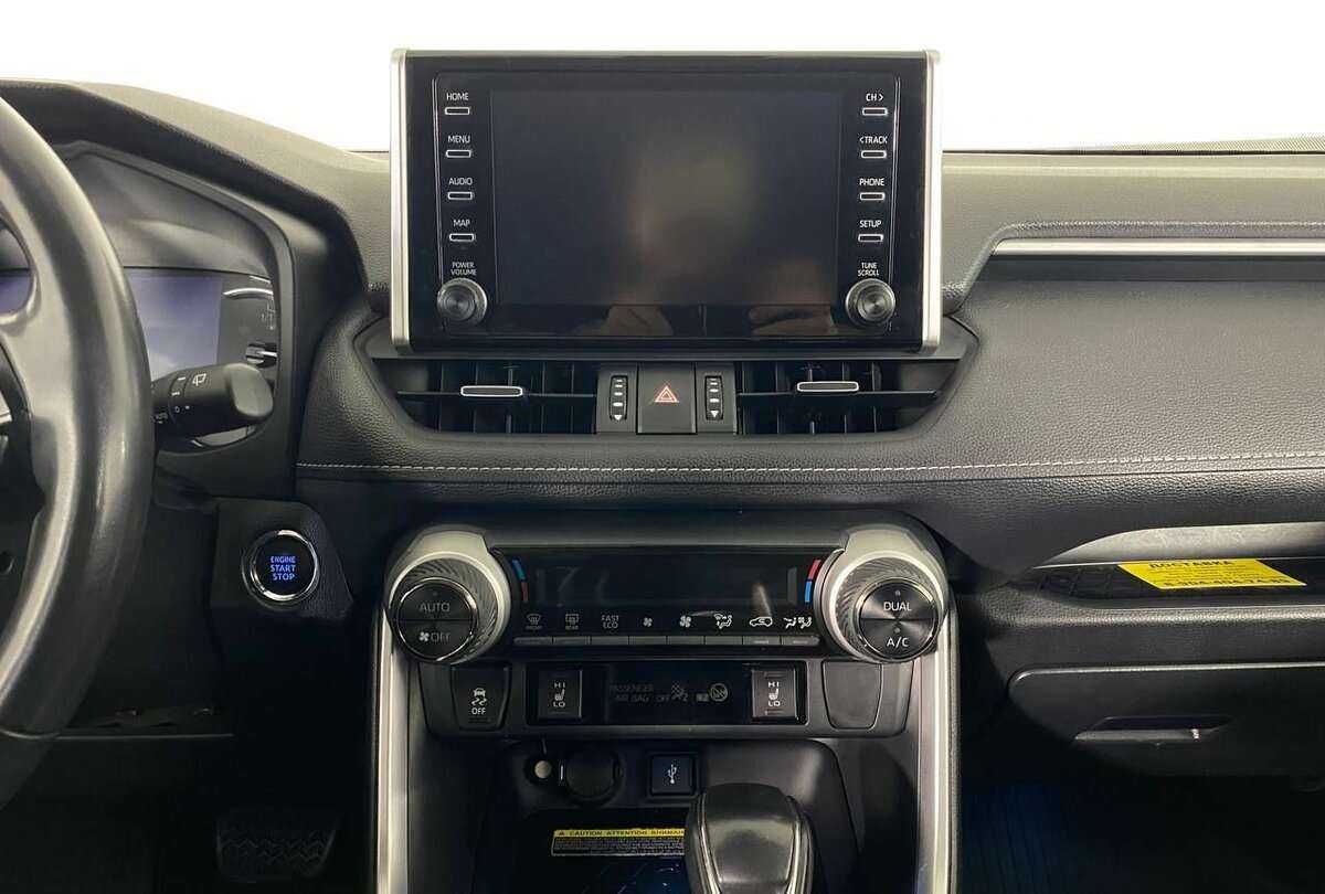 Toyota RAV4 с пробегом — 2021 год. Фото: #11