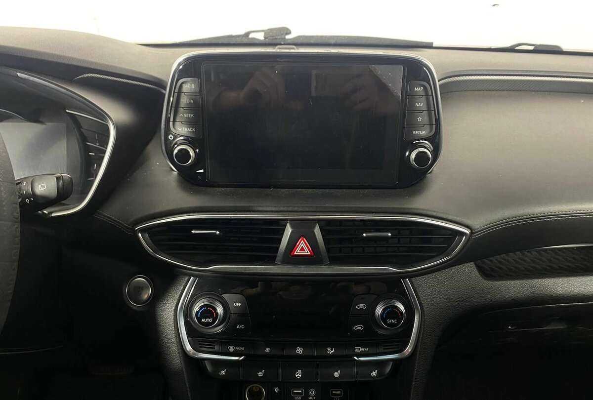 Hyundai Santa Fe с пробегом — 2018 год. Фото: #11