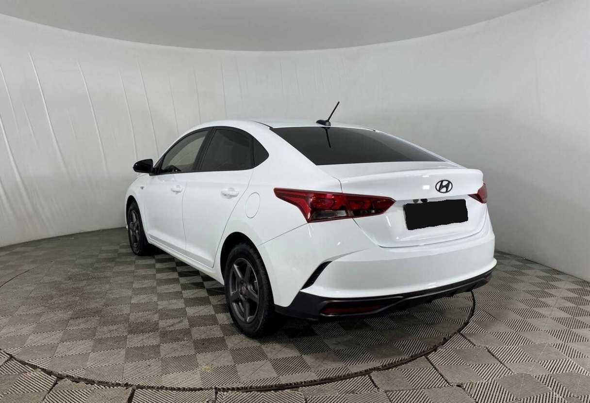 Hyundai Solaris с пробегом — 2021 год. Фото: #6
