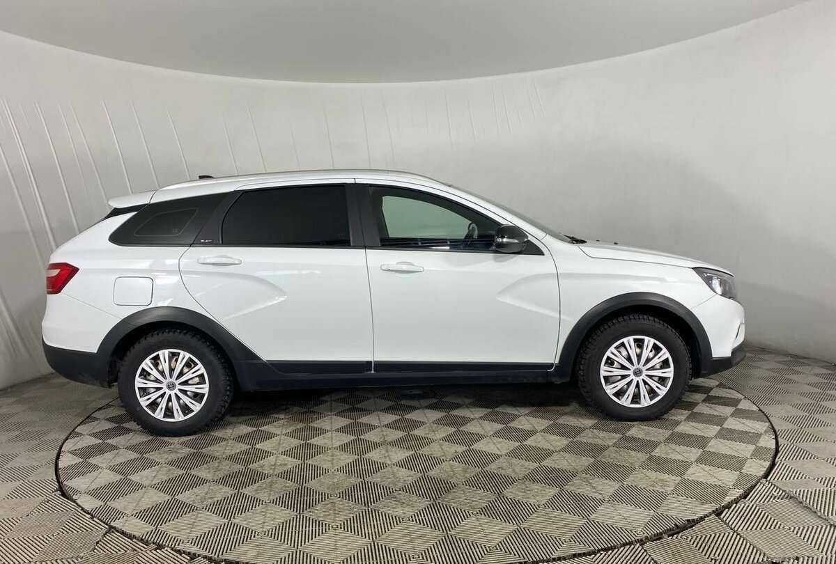 Lada (ВАЗ) Vesta с пробегом — 2020 год. Фото: #3