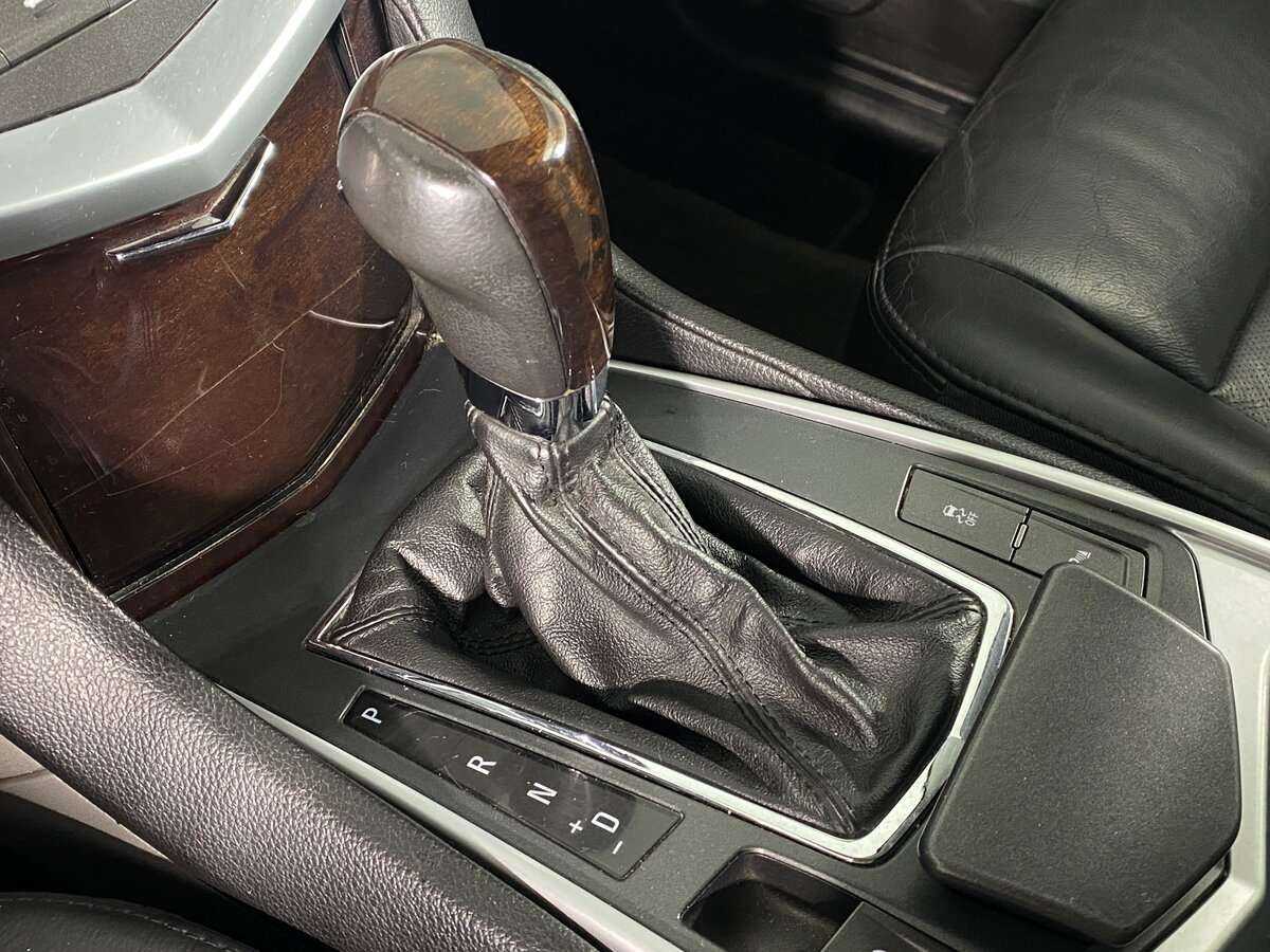 Cadillac SRX с пробегом — 2011 год. Фото: #18