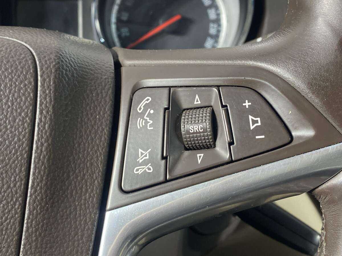 Opel Insignia с пробегом — 2013 год. Фото: #12