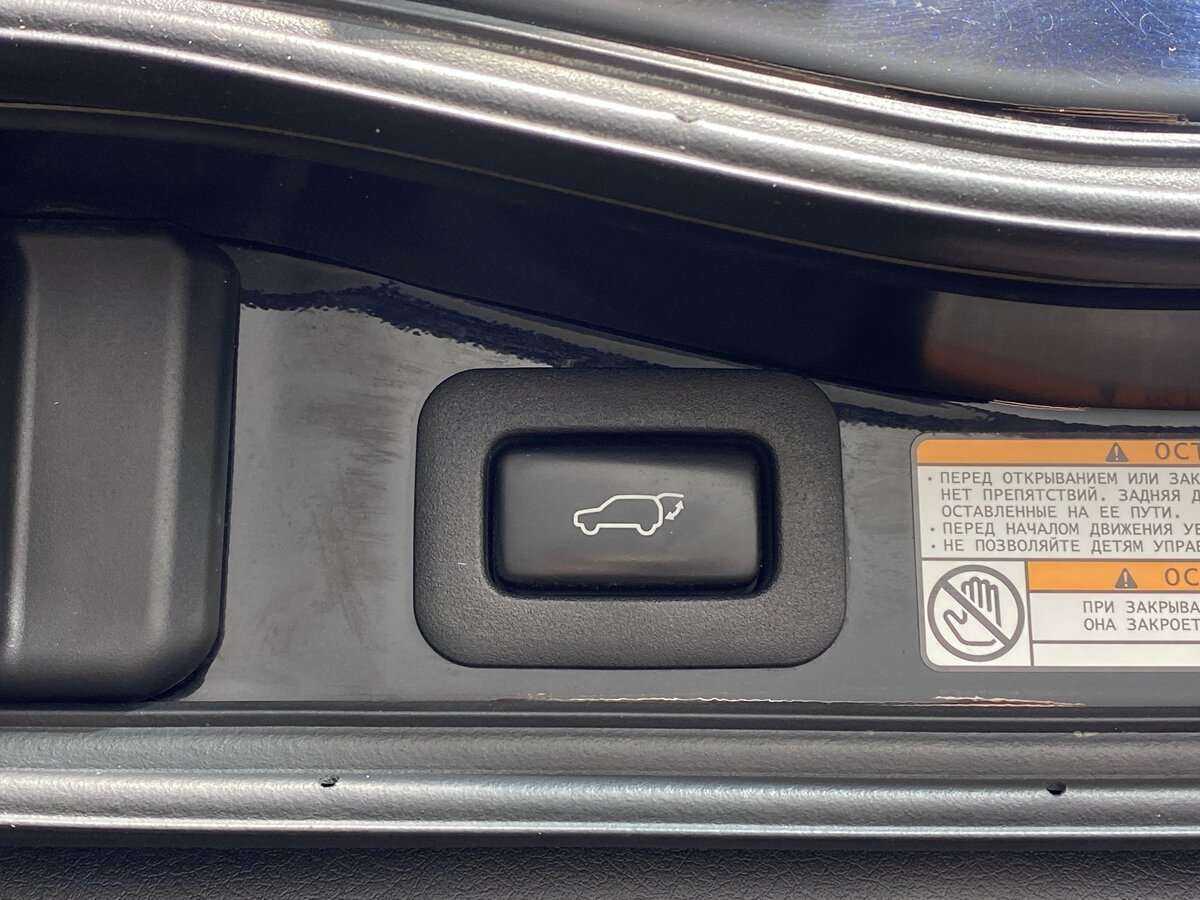 Toyota Land Cruiser с пробегом — 2017 год. Фото: #3