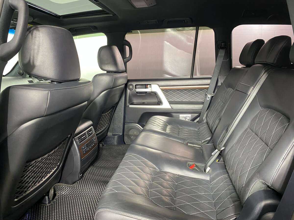 Toyota Land Cruiser с пробегом — 2017 год. Фото: #5