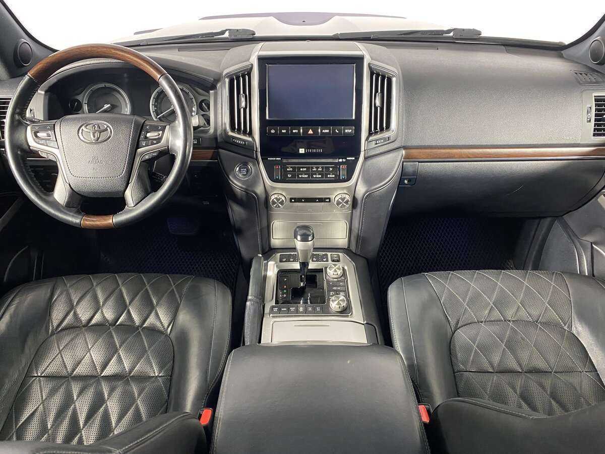 Toyota Land Cruiser с пробегом — 2017 год. Фото: #6