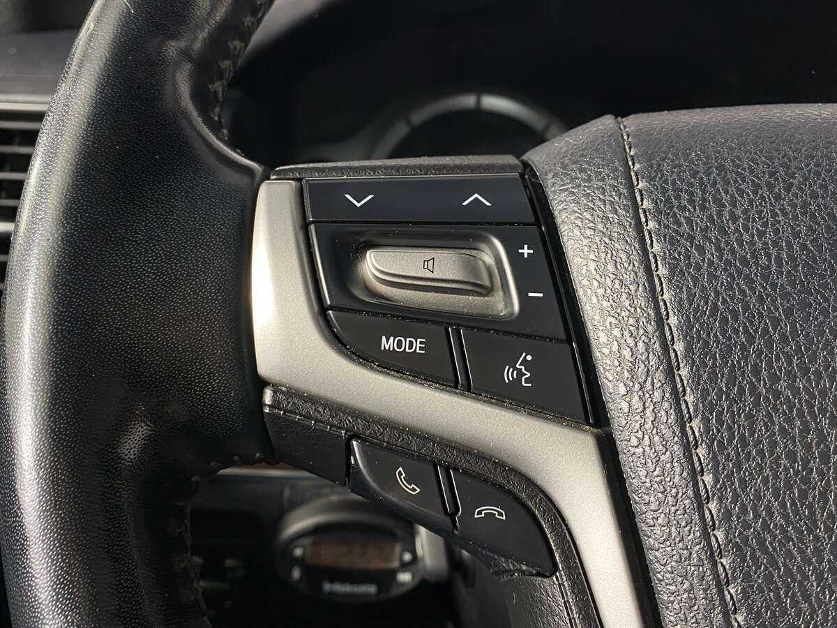 Toyota Land Cruiser с пробегом — 2017 год. Фото: #8