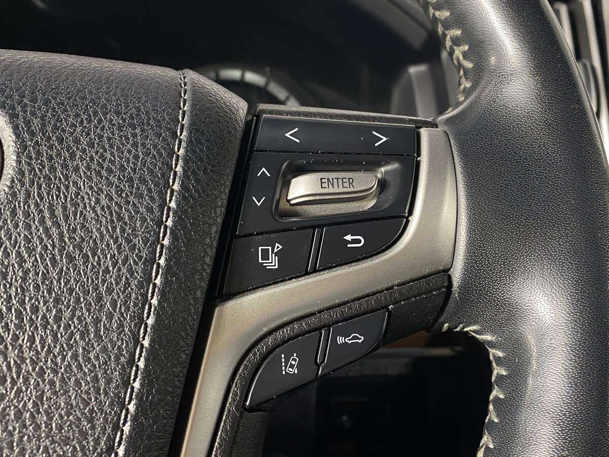 Toyota Land Cruiser с пробегом — 2017 год. Фото: #9