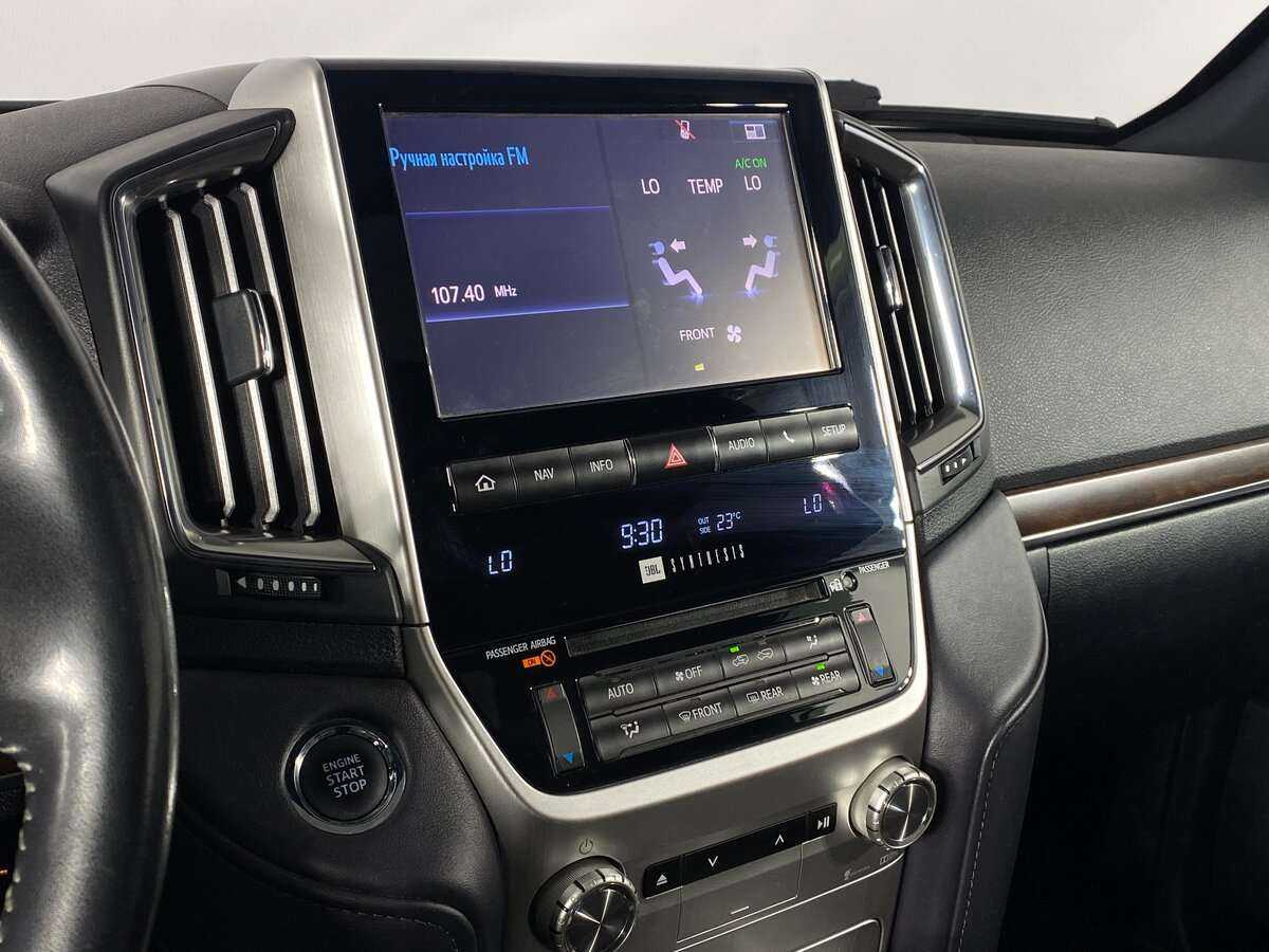 Toyota Land Cruiser с пробегом — 2017 год. Фото: #12