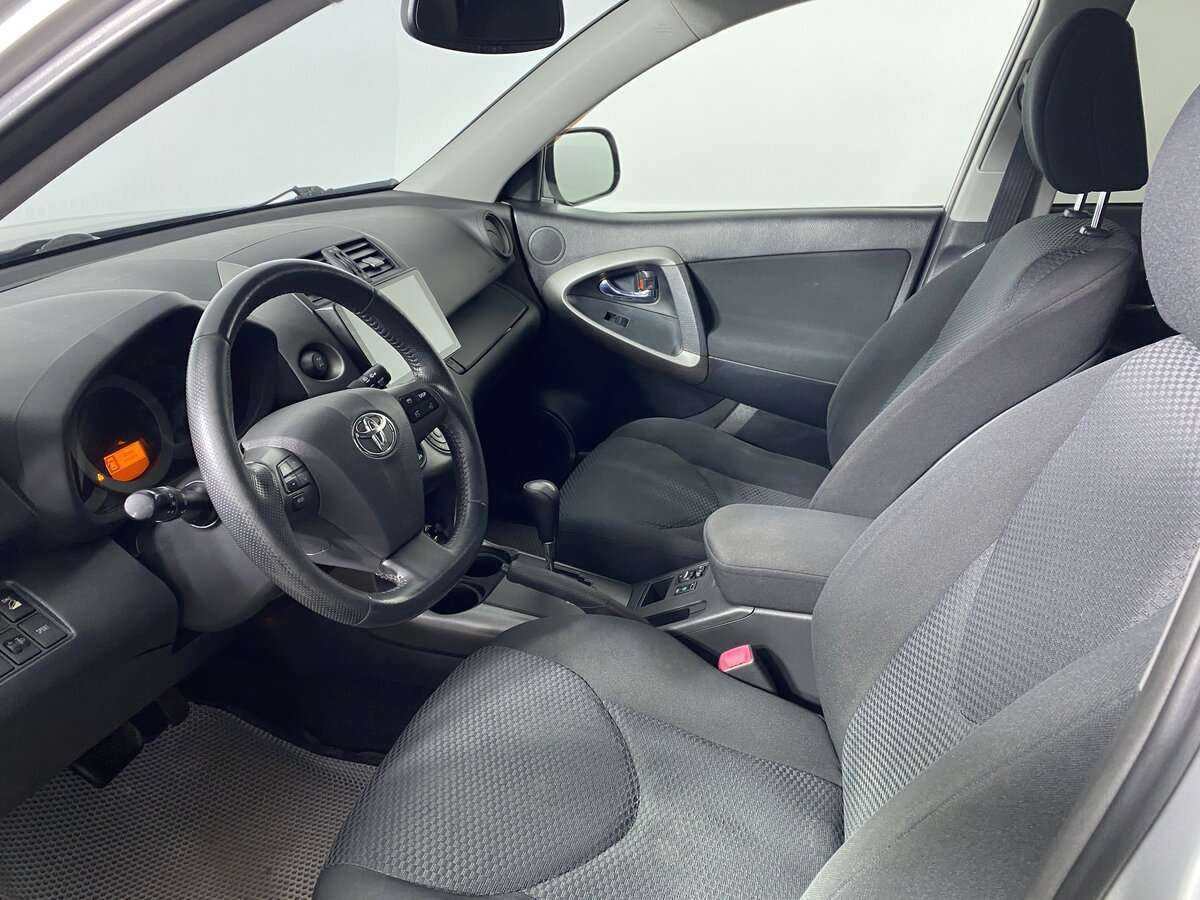 Toyota RAV4 с пробегом — 2011 год. Фото: #7