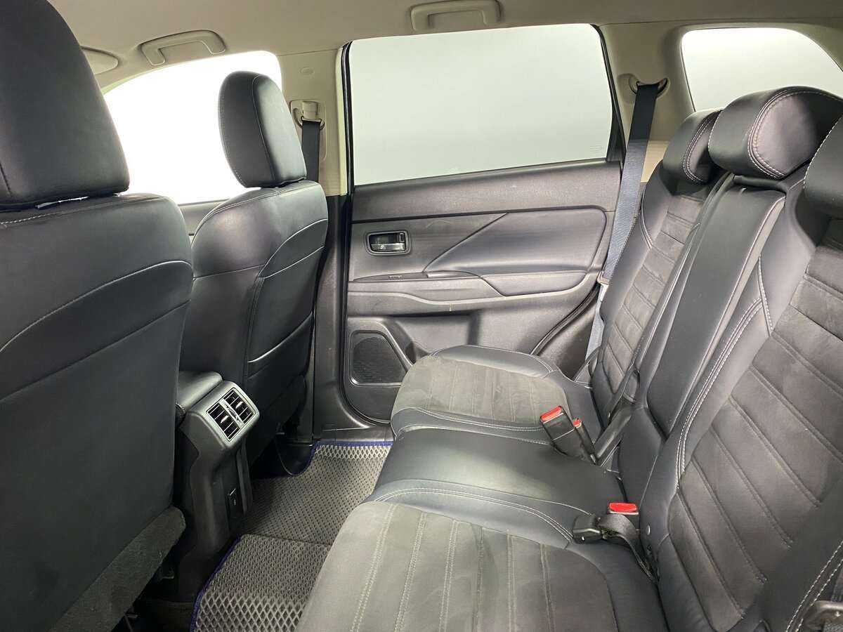 Mitsubishi Outlander с пробегом — 2021 год. Фото: #8