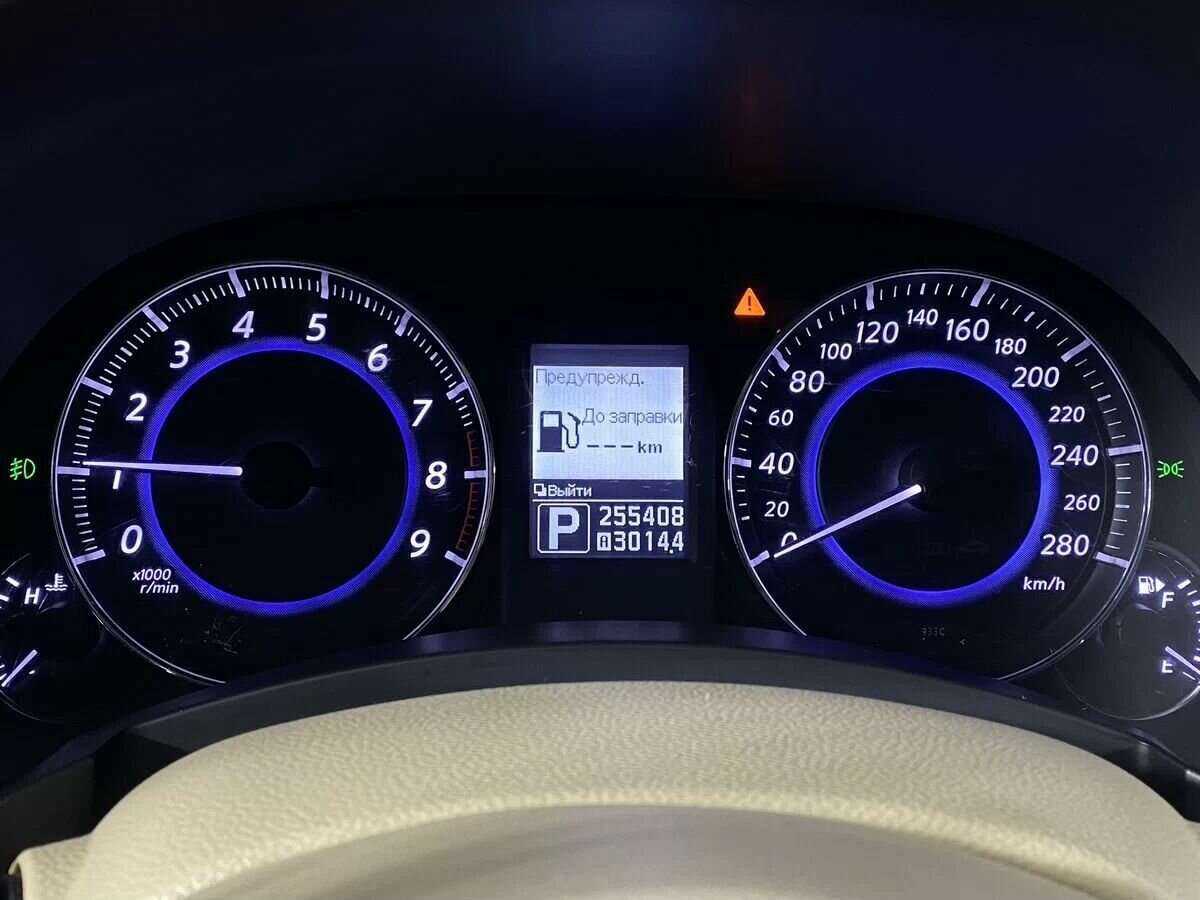 Infiniti FX с пробегом — 2011 год. Фото: #16