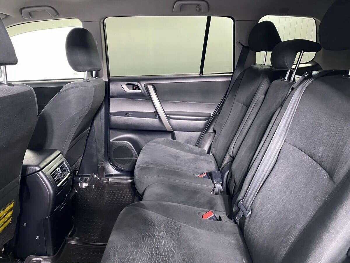 Toyota Highlander с пробегом — 2012 год. Фото: #9