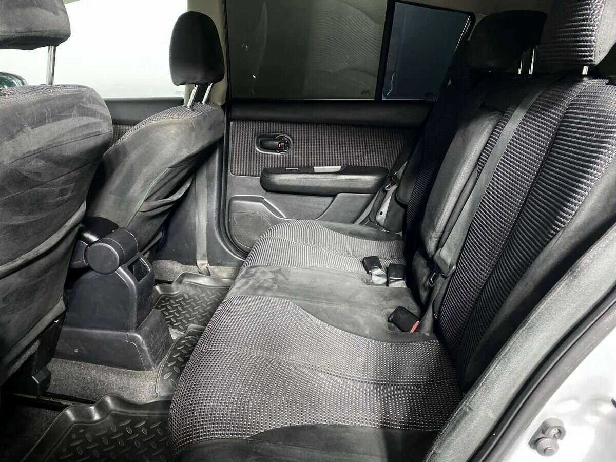 Nissan Tiida с пробегом — 2011 год. Фото: #10