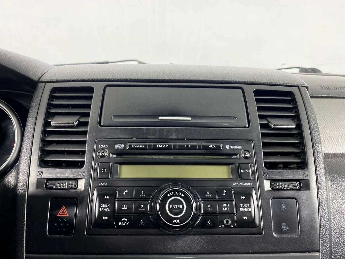 Nissan Tiida с пробегом — 2011 год. Фото: #12