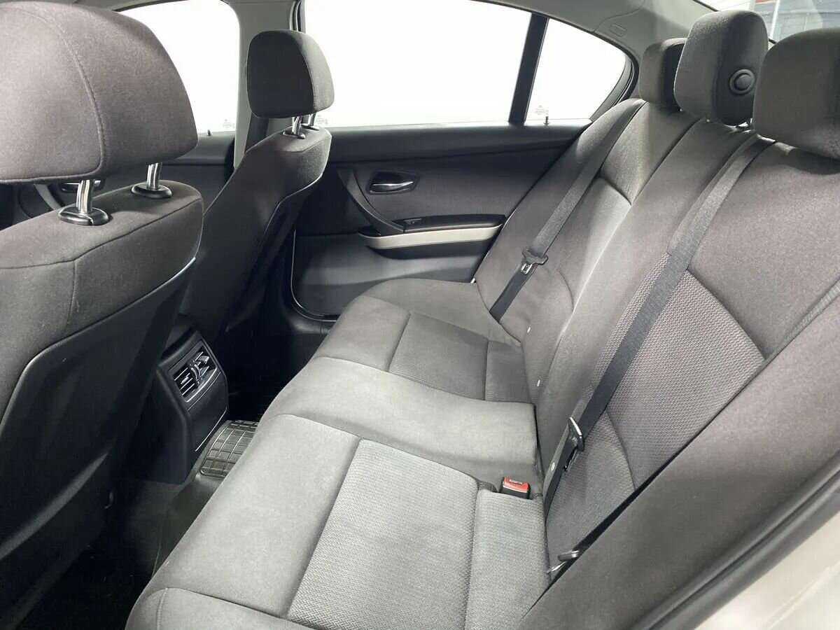 BMW 3 серии с пробегом — 2011 год. Фото: #8