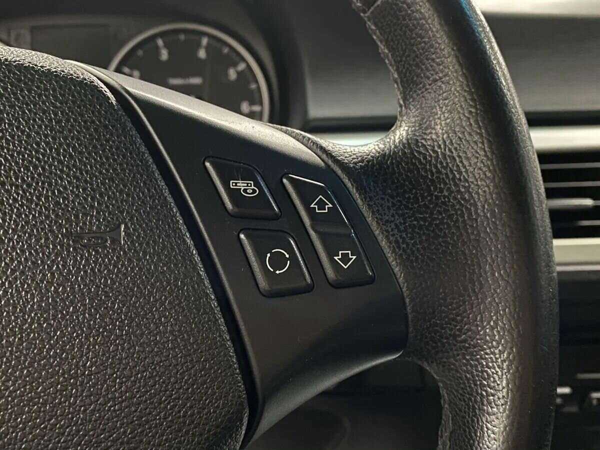 BMW 3 серии с пробегом — 2011 год. Фото: #12