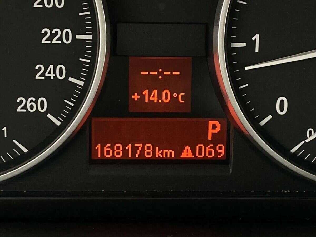 BMW 3 серии с пробегом — 2011 год. Фото: #14