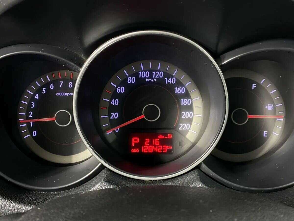 Kia Cerato с пробегом — 2010 год. Фото: #13