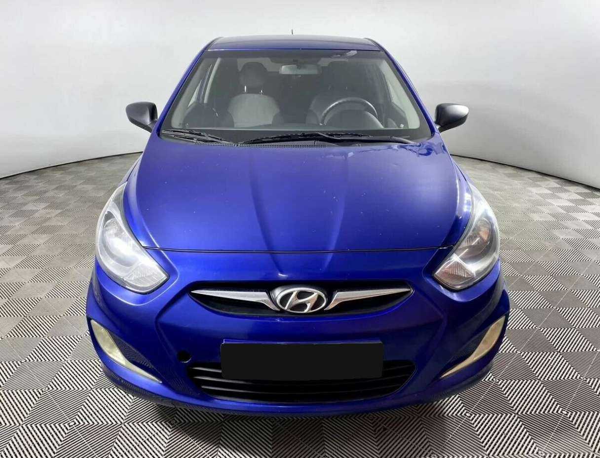 Hyundai Solaris с пробегом — 2011 год. Фото: #2