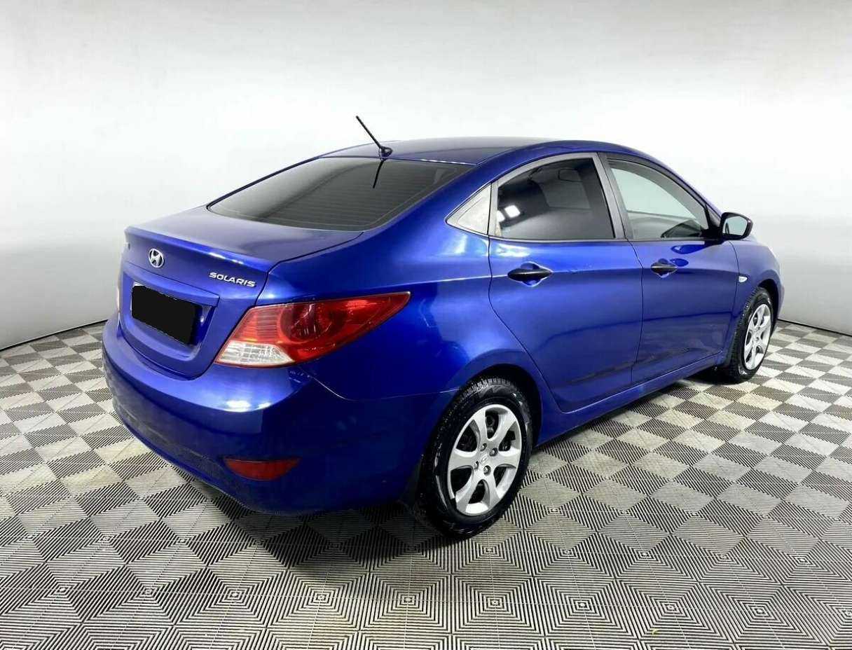 Hyundai Solaris с пробегом — 2011 год. Фото: #5