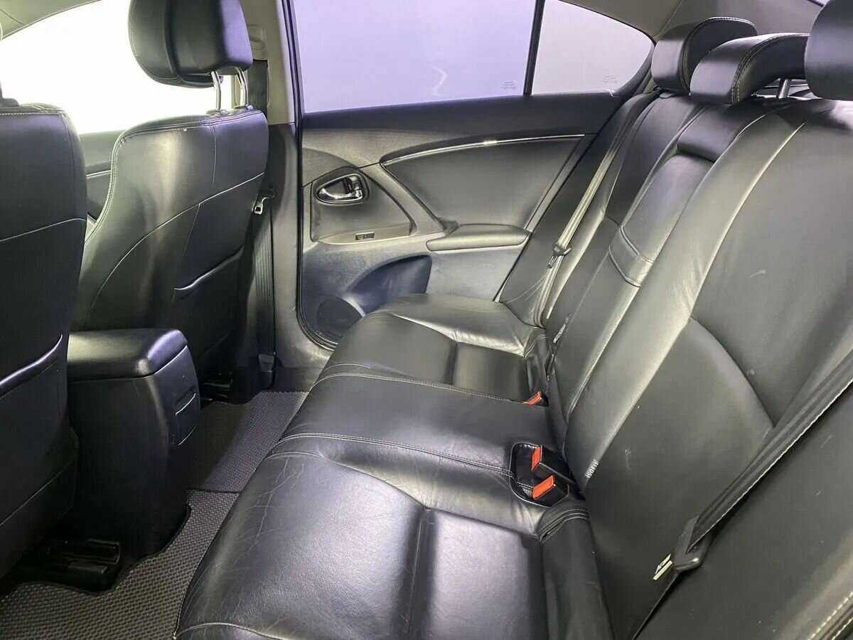 Toyota Avensis с пробегом — 2011 год. Фото: #6