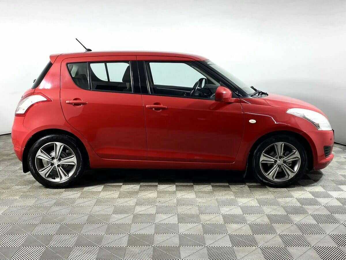 Suzuki Swift с пробегом — 2011 год. Фото: #1
