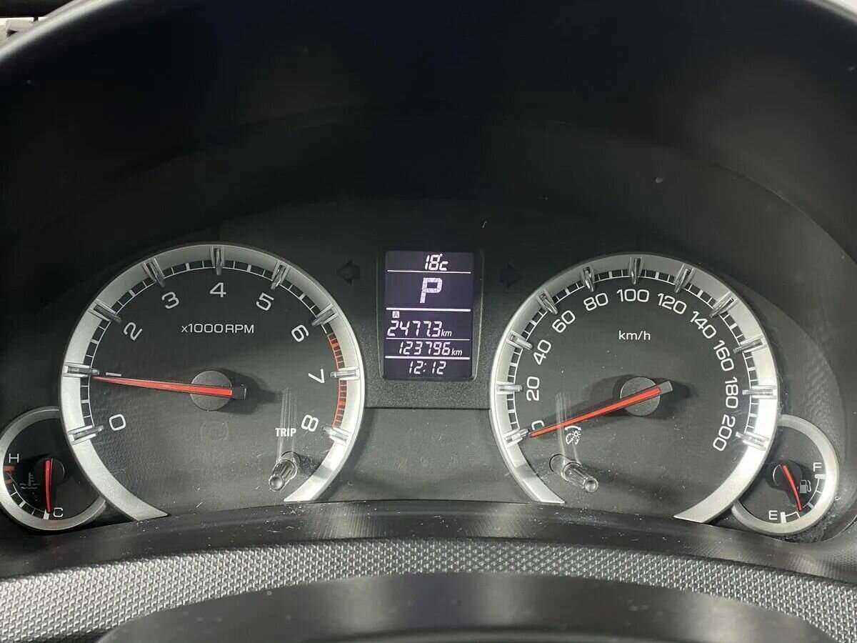 Suzuki Swift с пробегом — 2011 год. Фото: #13